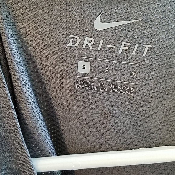 NIKE Dryfit Men's  Sleeveless Running Shirt - Picture 6 of 7